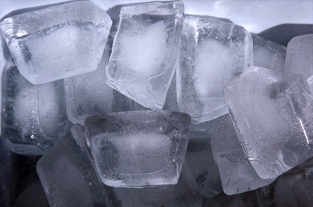 Clean smelling ice cubes